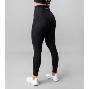 Alphalete Alphalux Pocket Legging